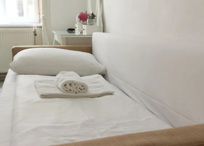 Arpi Bed and Breakfast 3*
