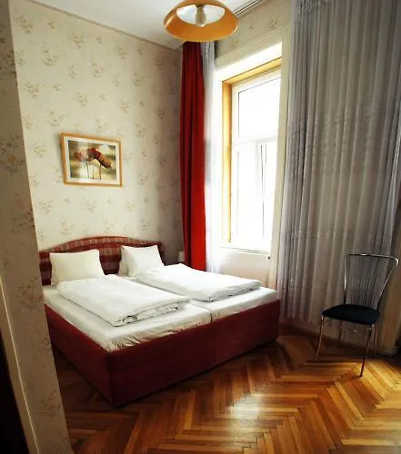 Arpi Bed and Breakfast 3*